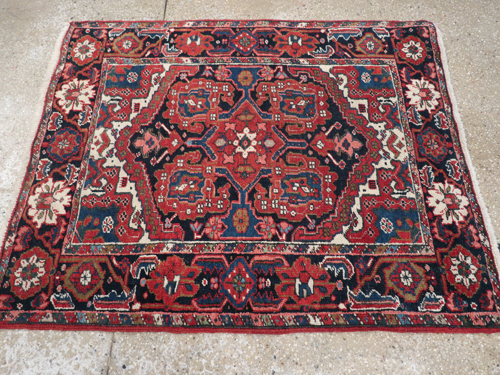 Antique Persian Heriz Throw Rug, No.31124 - Gss