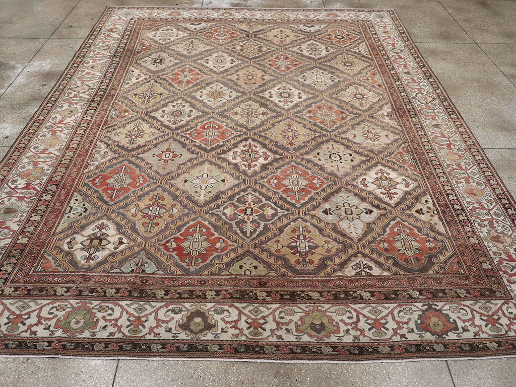 Antique Persian Bakhtiari Room Size Carpet, No.31136 - Gss