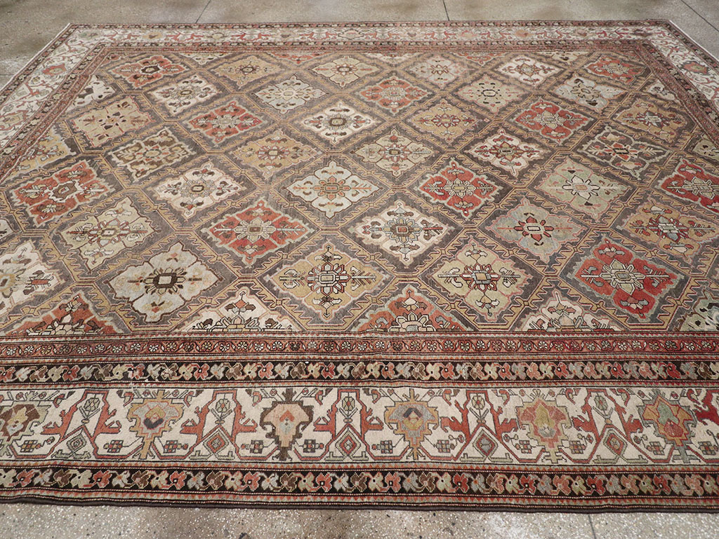 Antique Persian Bakhtiari Room Size Carpet, No.31136 - Gss