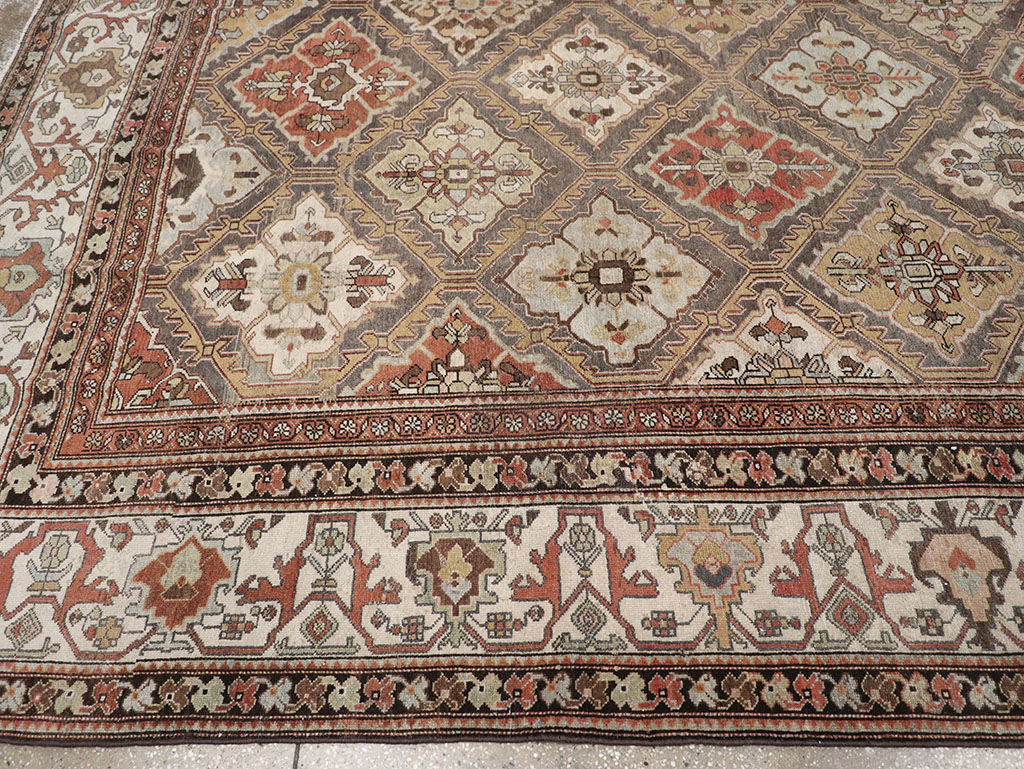 Antique Persian Bakhtiari Room Size Carpet, No.31136 - Gss