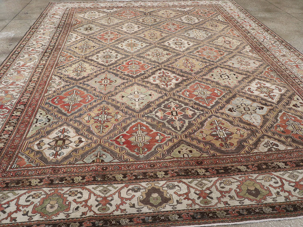 Antique Persian Bakhtiari Room Size Carpet, No.31136 - Gss
