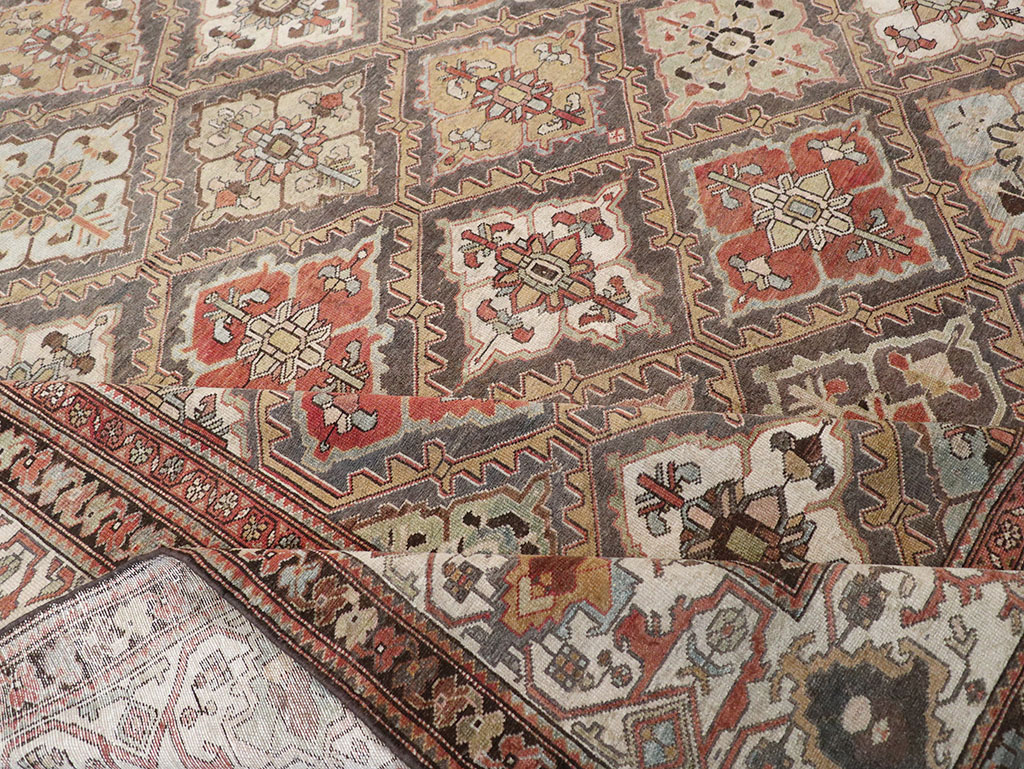 Antique Persian Bakhtiari Room Size Carpet, No.31136 - Gss