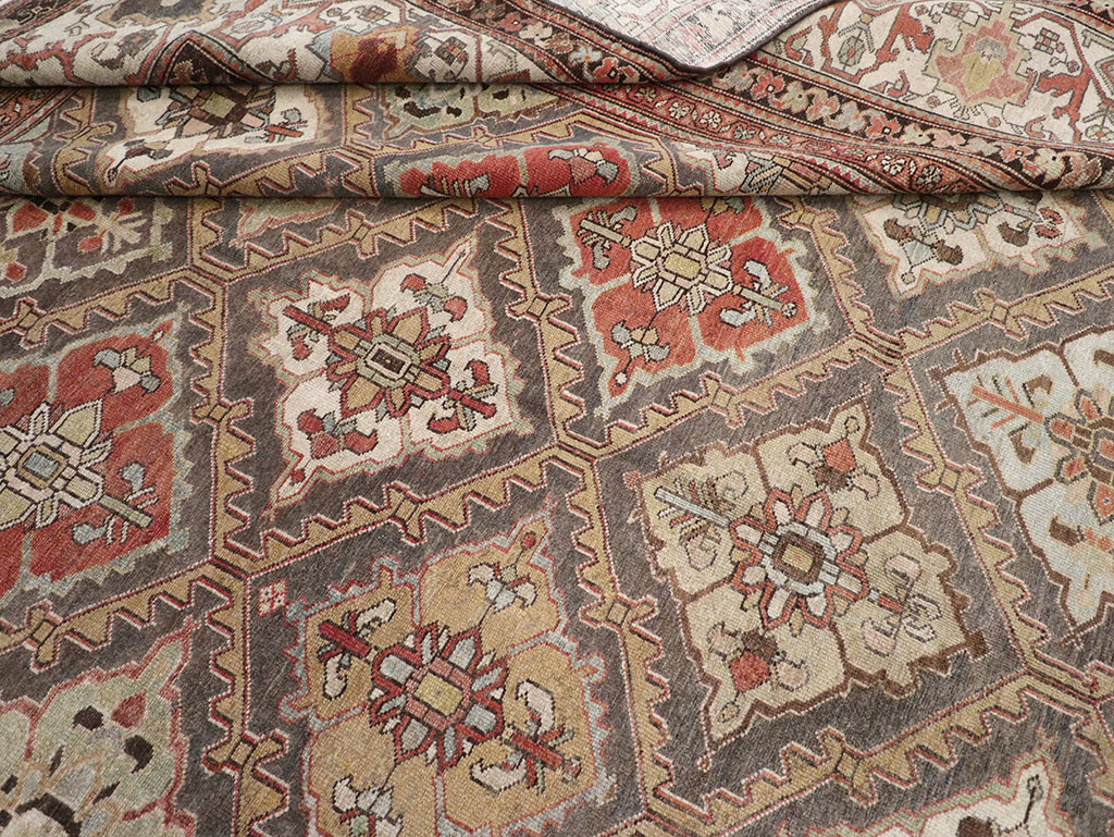 Antique Persian Bakhtiari Room Size Carpet, No.31136 - Gss