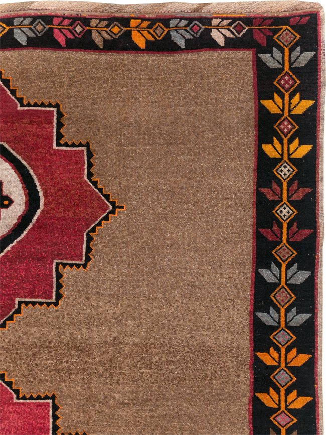 Vintage Turkish Anatolian Tribal Room Size Carpet, No.31141 - Gss