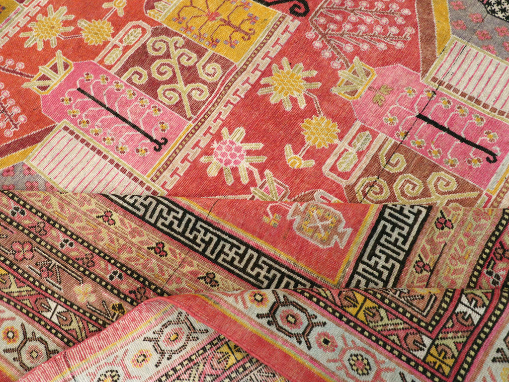 Antique East Turkestan Vase Khotan Small Room Size Carpet, No.31144 - Gss