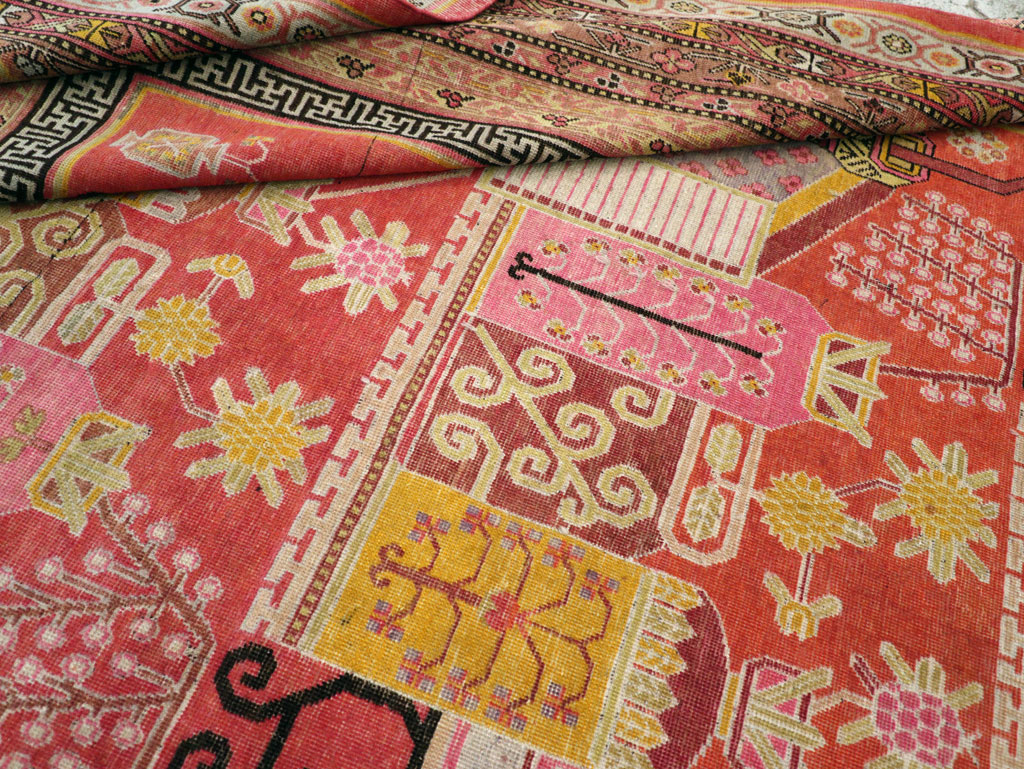 Antique East Turkestan Vase Khotan Small Room Size Carpet, No.31144 - Gss