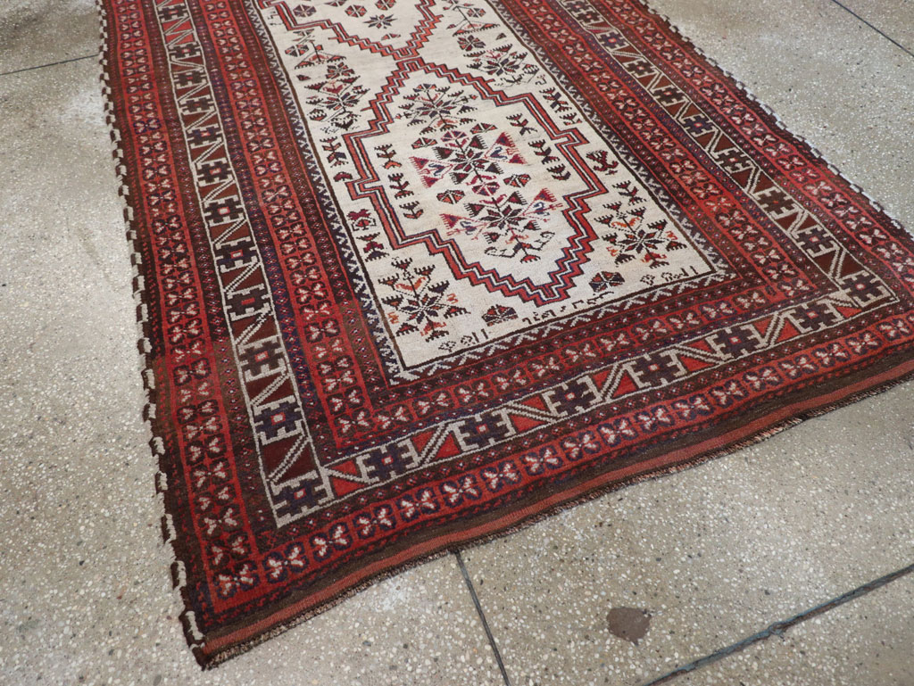 Vintage Persian Baluch Accent Rug, No.31147 - Gss