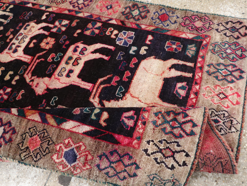 Vintage Pictorial Persian Shiraz Rug, No.31154 - Gss