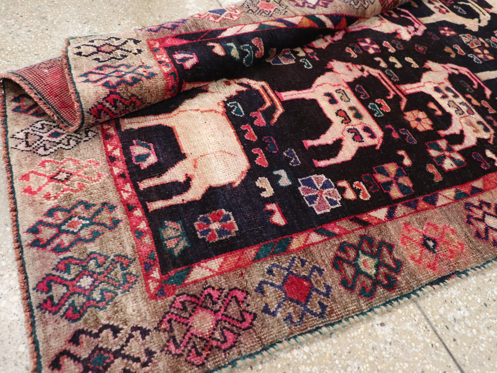 Vintage Pictorial Persian Shiraz Rug, No.31154 - Gss