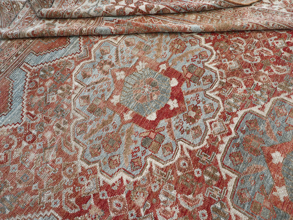 Antique Persian Shiraz Small Room Size Carpet, No.31215 - Gss