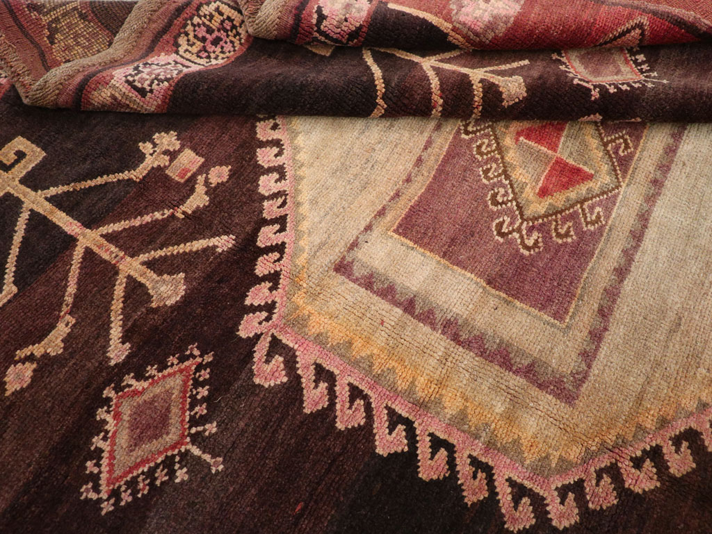 Vintage Turkish Anatolian Tribal Room Size Carpet, No.31218 - Gss