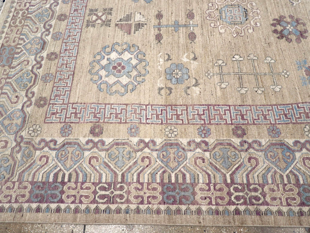 Contemporary East Turkestan Khotan Room Size Carpet, No.31237 - Gss