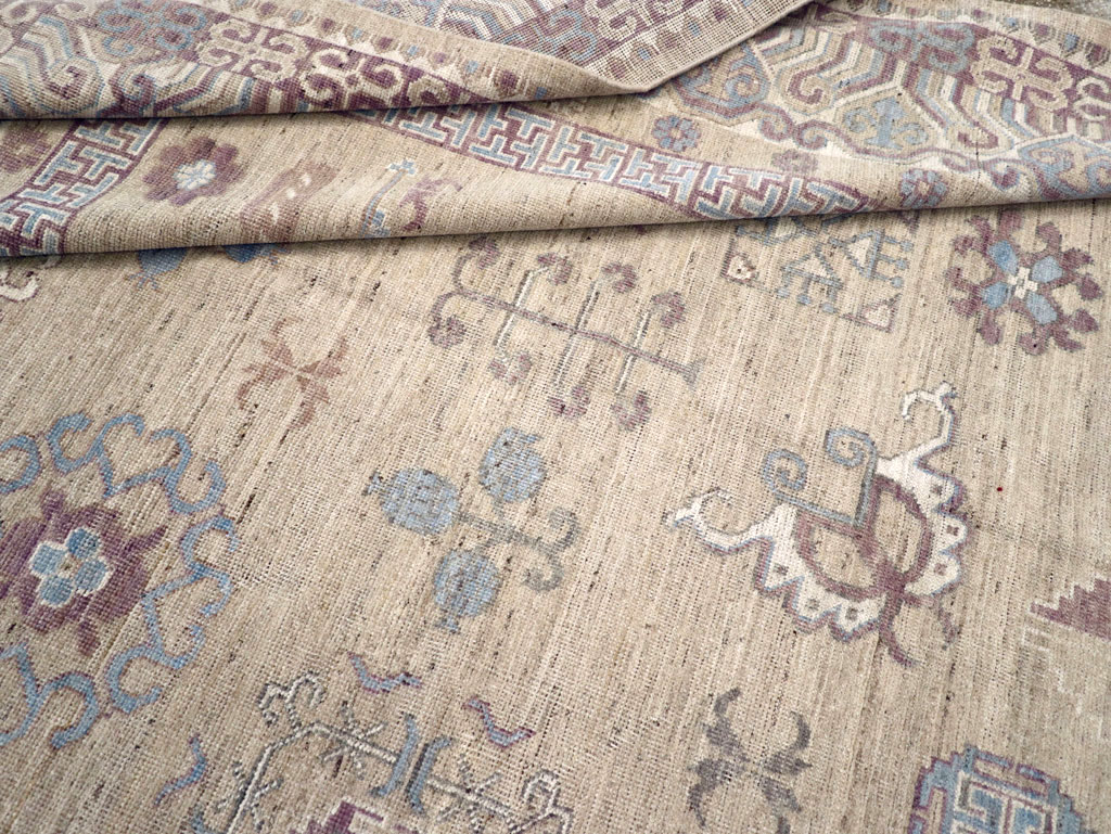 Contemporary East Turkestan Khotan Room Size Carpet, No.31237 - Gss