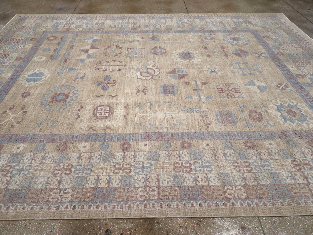 Contemporary East Turkestan Khotan Room Size Carpet, No.31238 - Gss