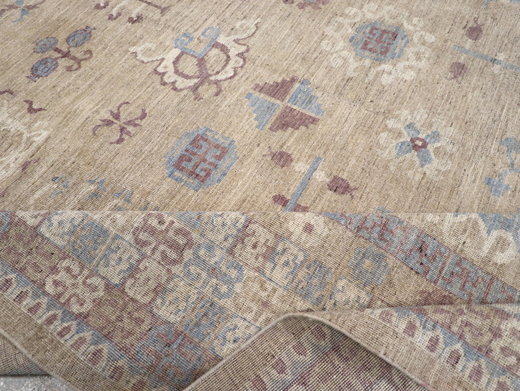 Contemporary East Turkestan Khotan Room Size Carpet, No.31238 - Gss