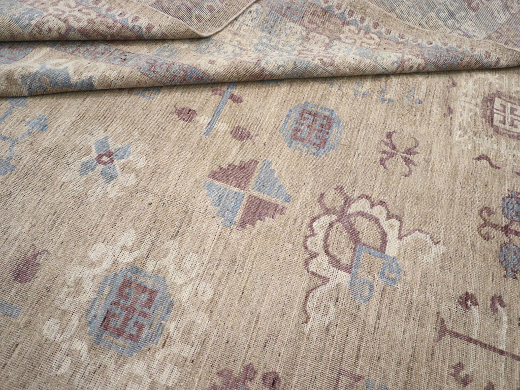 Contemporary East Turkestan Khotan Room Size Carpet, No.31238 - Gss