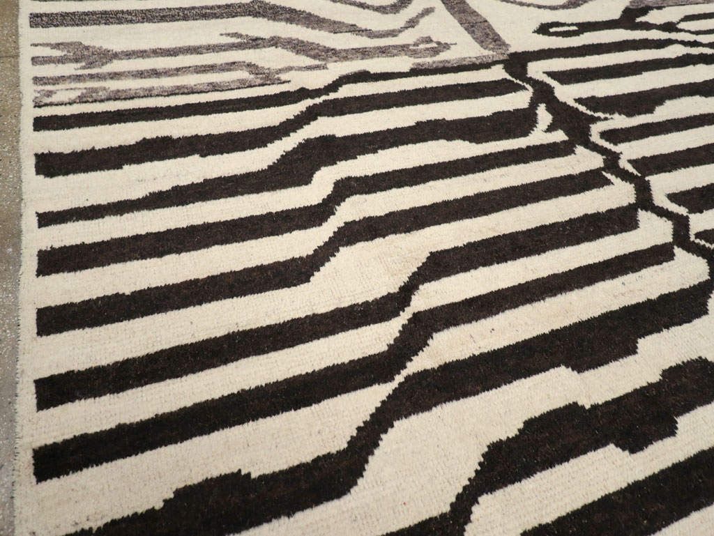Contemporary Turkish Zebra Print Room Size Carpet, No.31243 - Gss