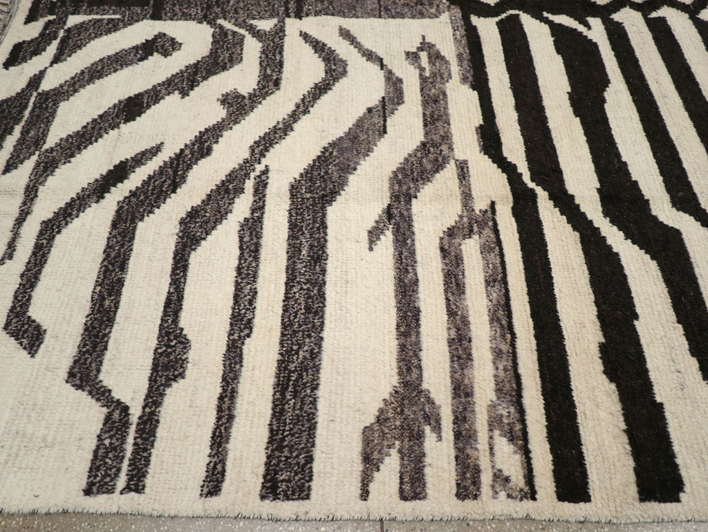 Contemporary Turkish Zebra Print Room Size Carpet, No.31243 - Gss