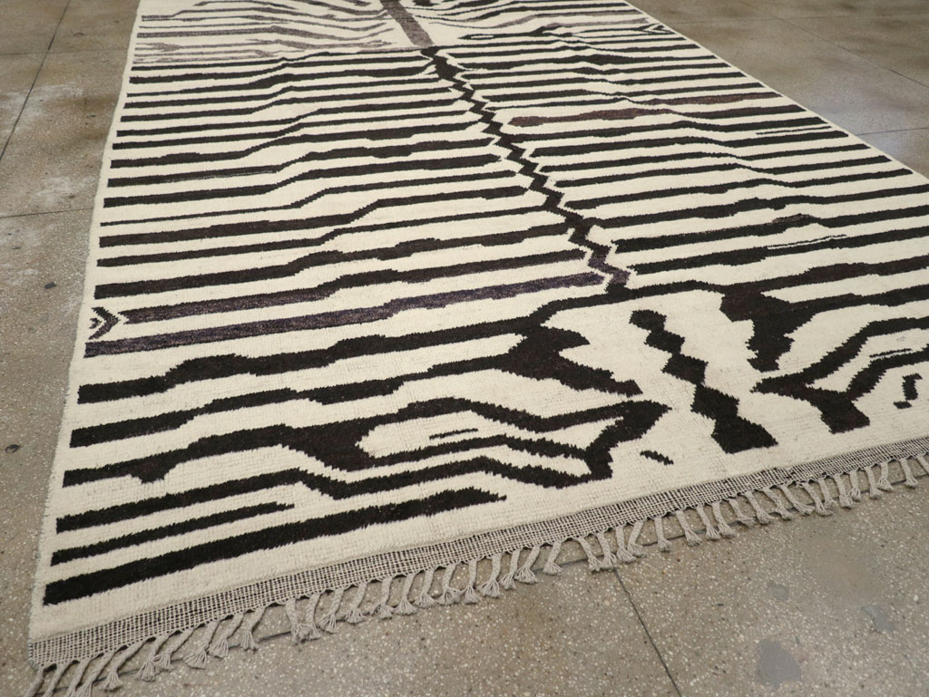 Contemporary Turkish Zebra Print Room Size Carpet, No.31243 - Gss