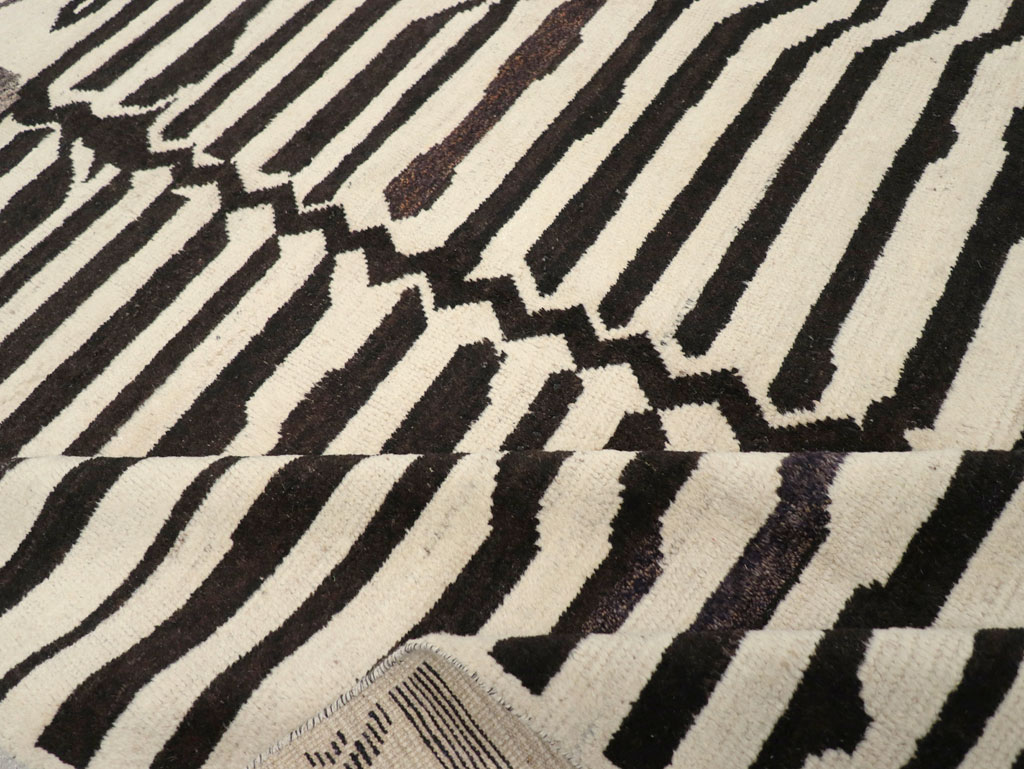 Contemporary Turkish Zebra Print Room Size Carpet, No.31243 - Gss