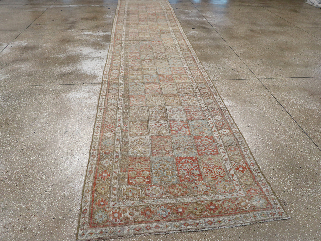 Antique Persian Kurd Bidjar Long Runner, No.31255 - Gss