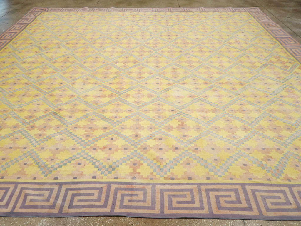 Vintage Indian Dhurrie Square Room Size Flatweave Carpet, No.31322 - Gss