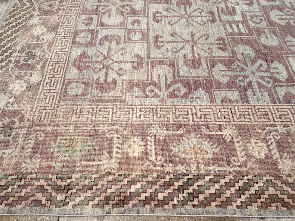 Contemporary East Turkestan Khotan Room Size Carpet, No.31329 - Gss