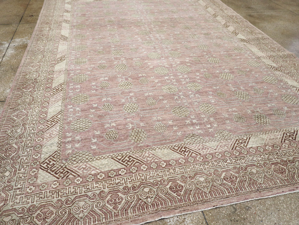 Contemporary East Turkestan Khotan Room Size Carpet, No.31332 - Gss
