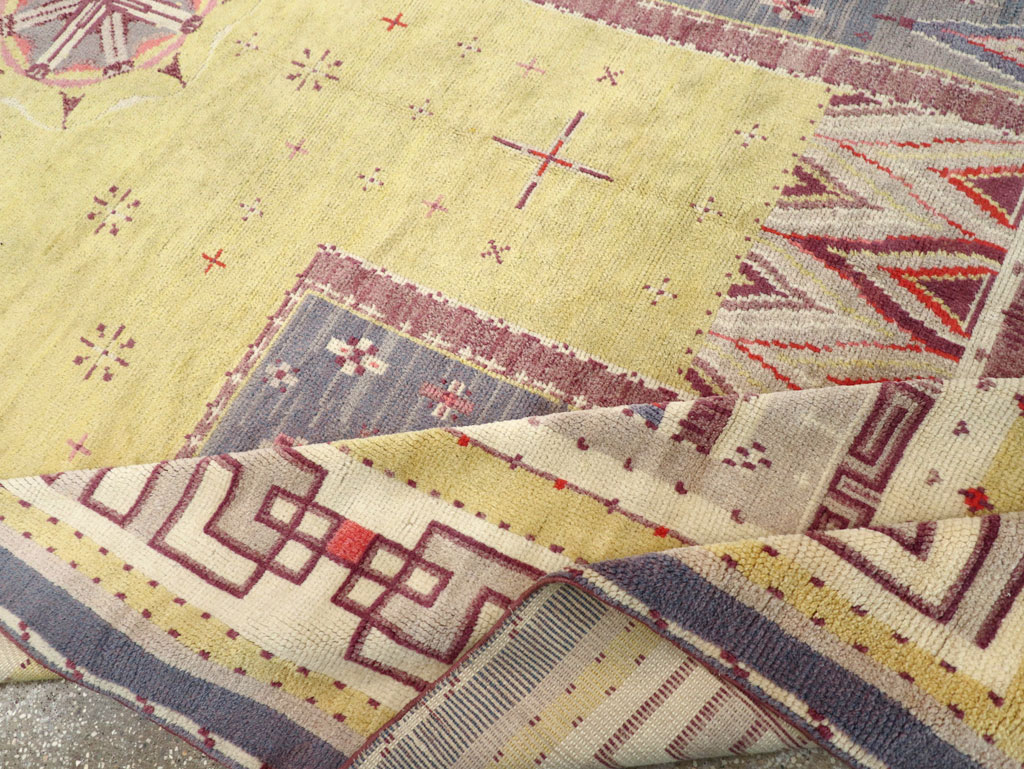 Vintage European Art Deco Long and Narrow Carpet, No.31337 - Gss