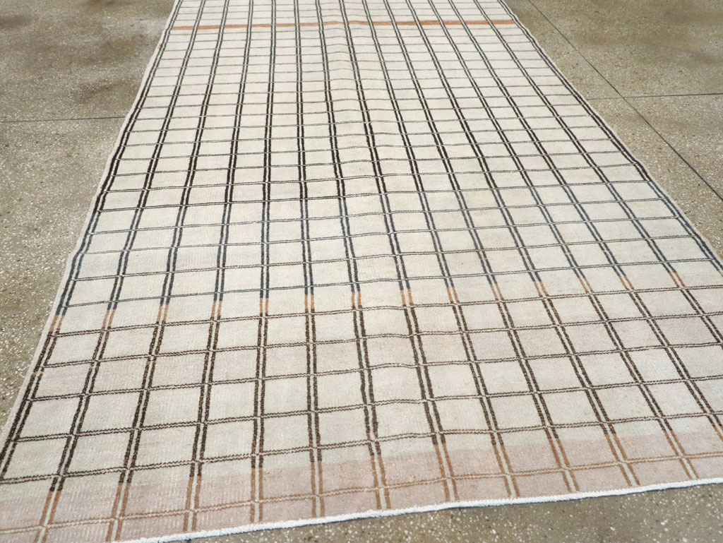 Vintage Turkish Anatolian Accent Carpet, No.31354 - Gss