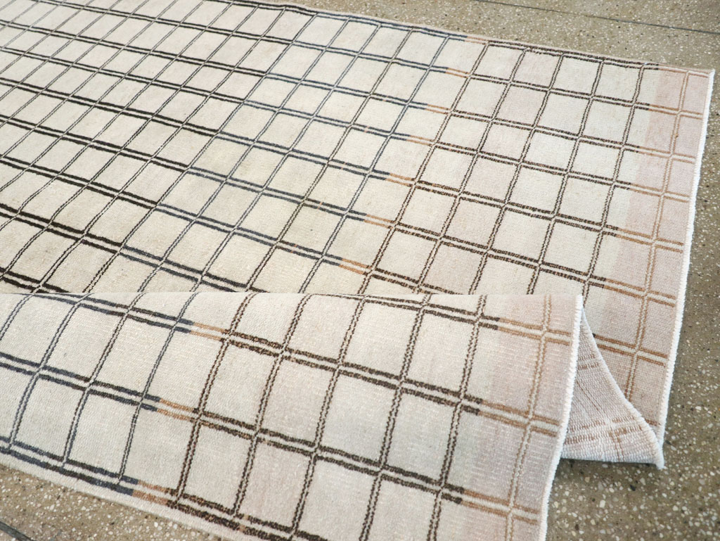 Vintage Turkish Anatolian Accent Carpet, No.31354 - Gss