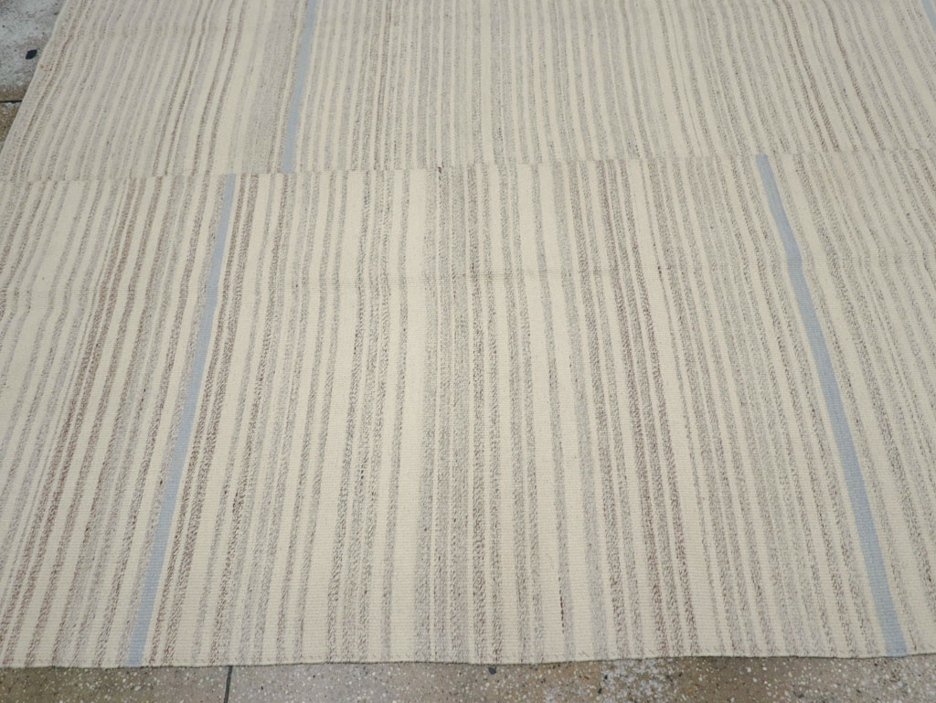 Contemporary Turkish Flatweave Kilim Room Size Carpet, No.31355 - Gss