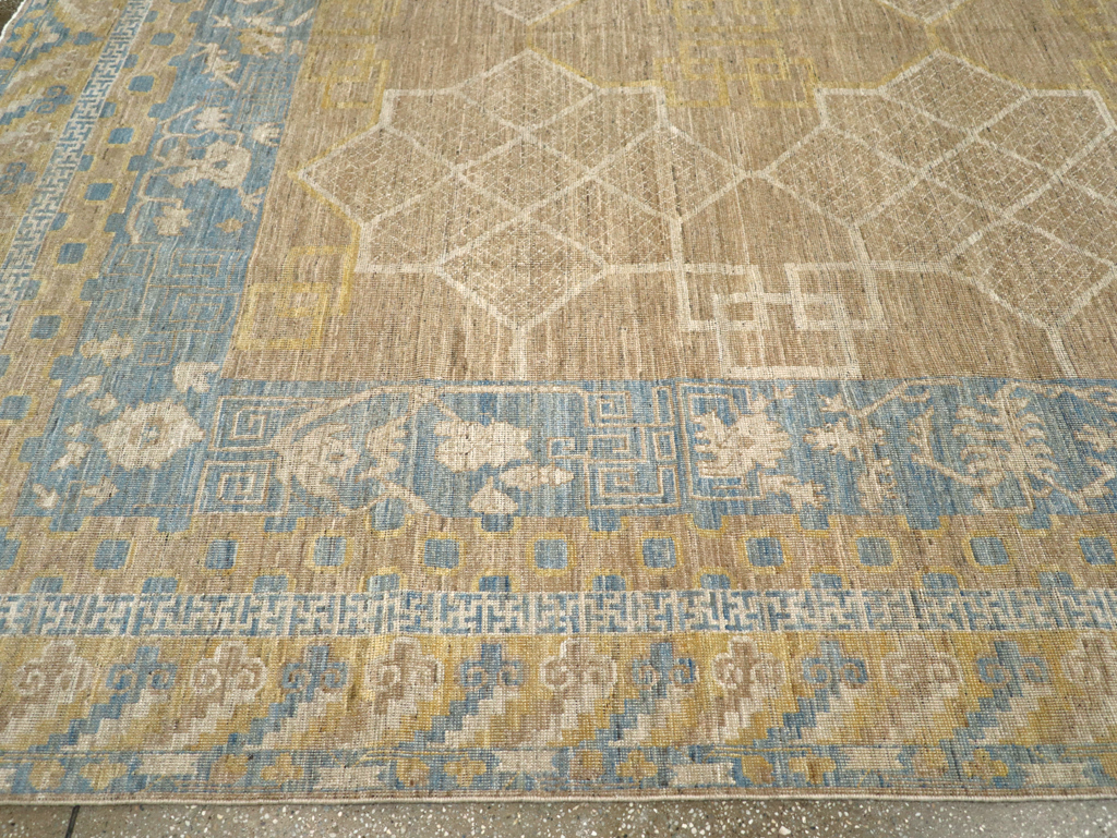 Contemporary East Turkestan Khotan Room Size Carpet, No.31356 - Gss