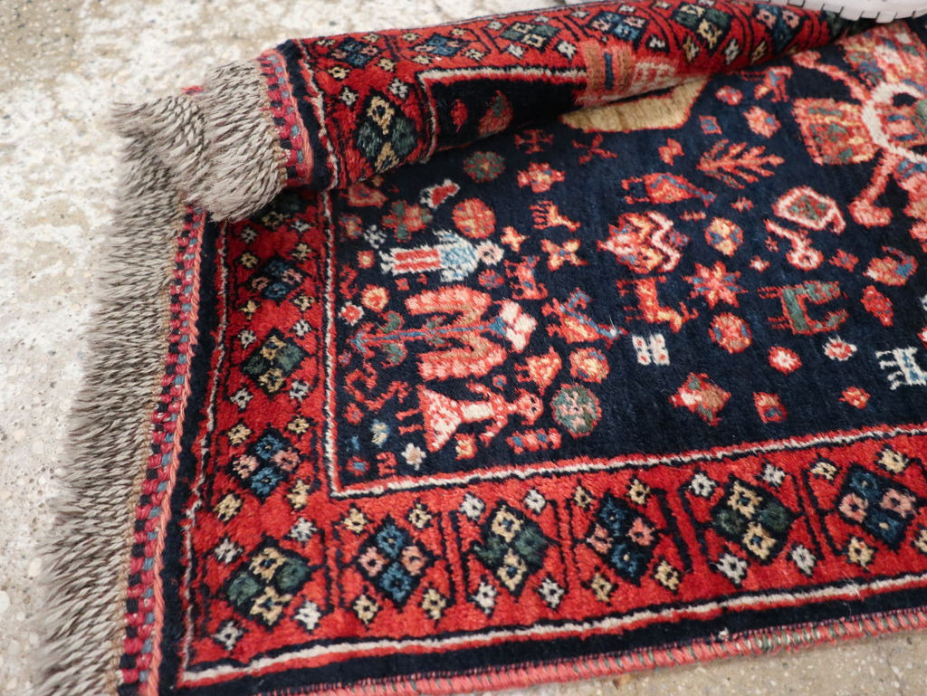 Persian Qashqai Pictorial Rug, No.31396 - Gss