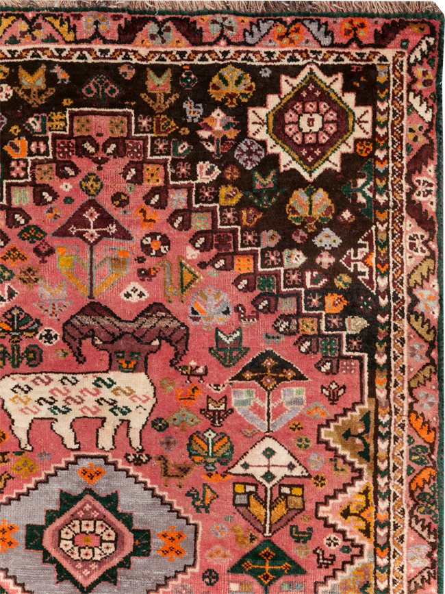 Vintage Persian Pictorial Shiraz Rug, No.31398 - Gss
