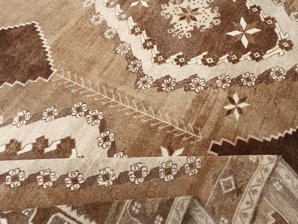 Vintage Turkish Anatolian Room Size Carpet, No.31400 - Gss