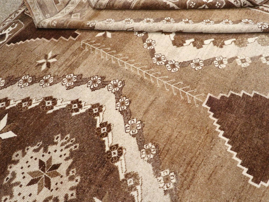 Vintage Turkish Anatolian Room Size Carpet, No.31400 - Gss