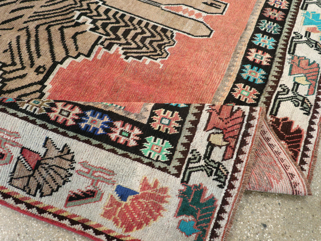 Vintage Persian Pictorial Gabbeh Accent Carpet, No.31410 - Gss