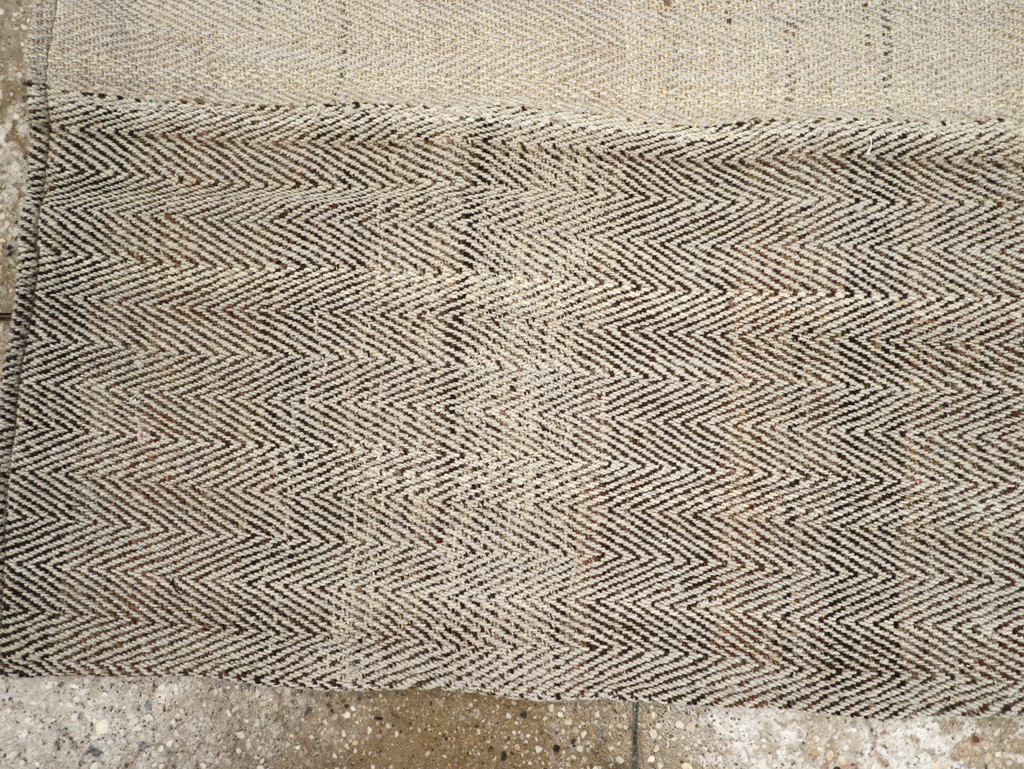 Modern Turkish Flatweave Accent Rug, No.31414 - Gss