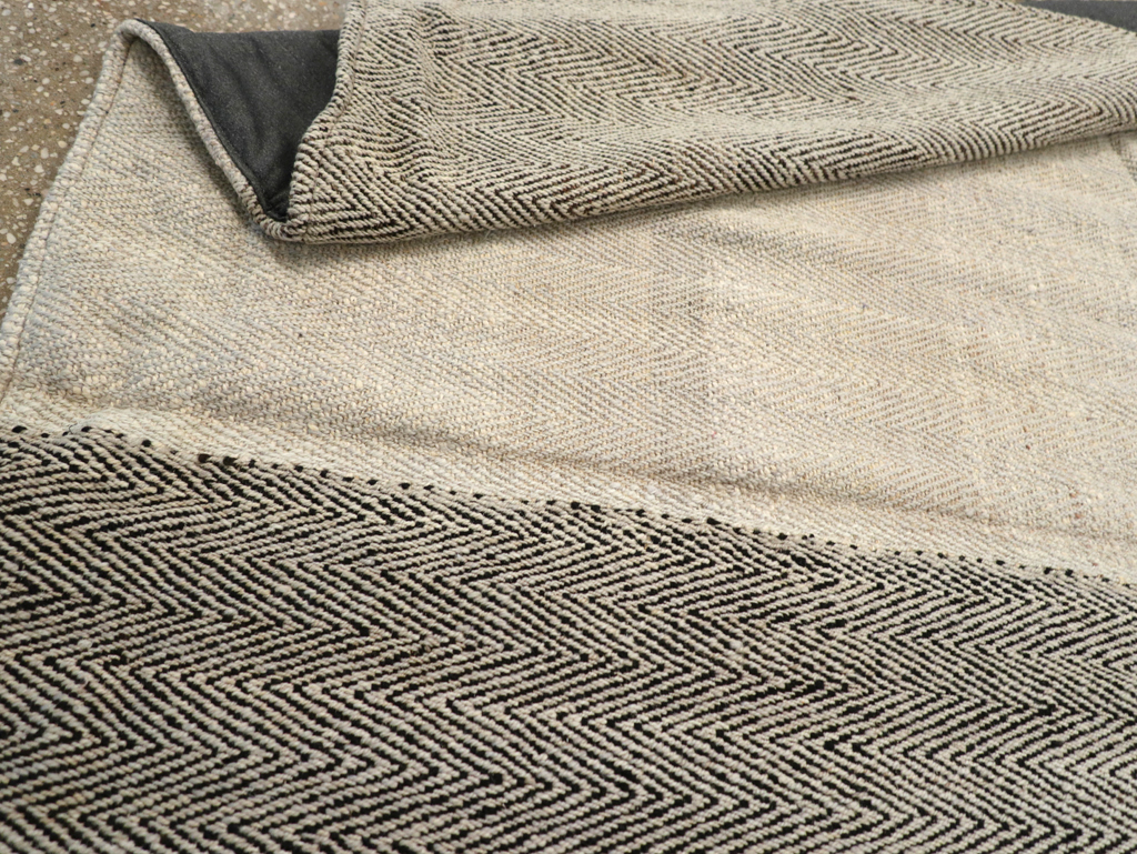 Modern Turkish Flatweave Accent Rug, No.31414 - Gss