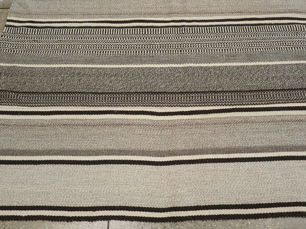 Modern Turkish Flatweave Room Size Carpet, No.31426 - Gss