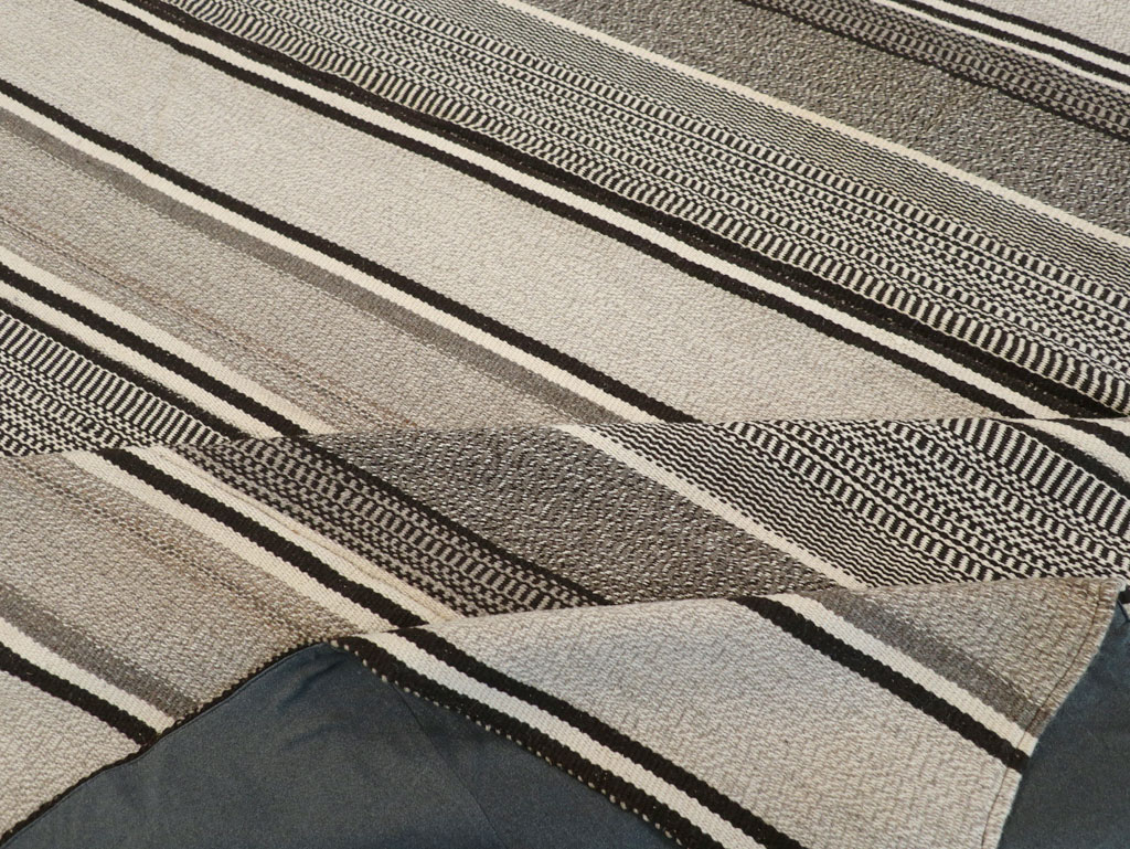 Modern Turkish Flatweave Room Size Carpet, No.31426 - Gss