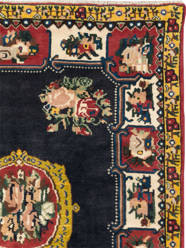 Vintage Persian Bakhtiari Throw Rug, No.31449 - Gss