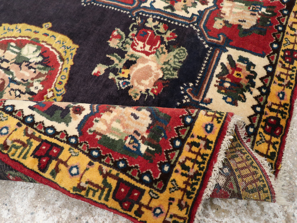 Vintage Persian Bakhtiari Throw Rug, No.31449 - Gss