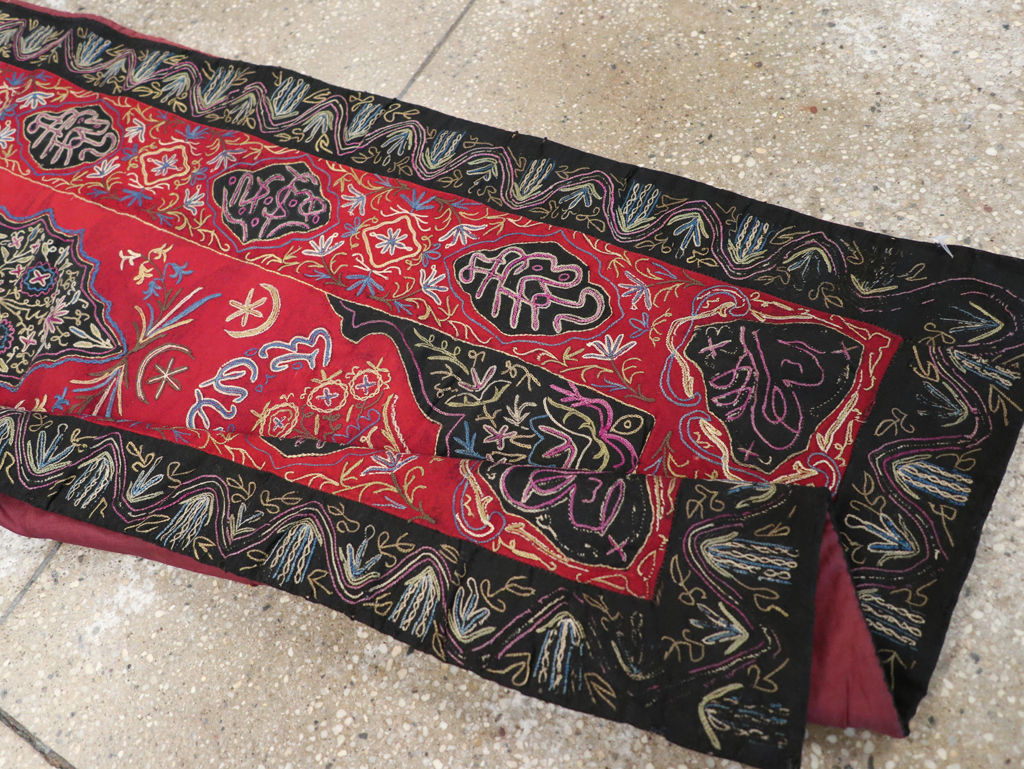 Vintage Indian Embroidered Wall Hanging Textile Runner, No.31478 - Gss