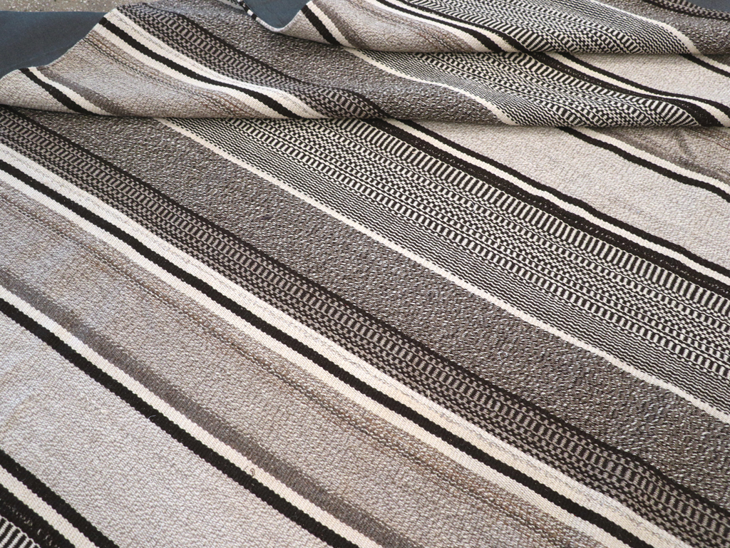 Modern Turkish Flatweave Large Room Size Carpet, No.31541 - Gss