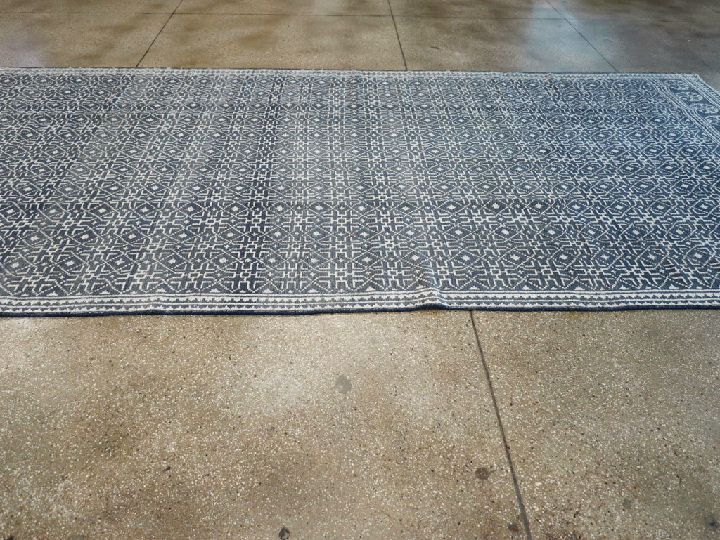 Vintage Persian Flatweave Long and Narrow Gallery Carpet, No.31554 - Gss