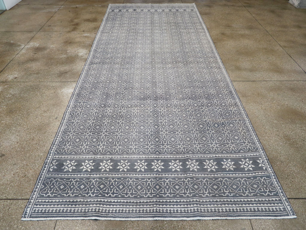 Vintage Persian Flatweave Gallery Carpet, No.31556 - Gss