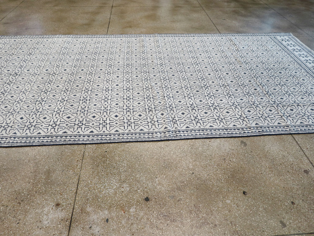 Vintage Persian Flatweave Long and Narrow Gallery Carpet, No.31557 - Gss