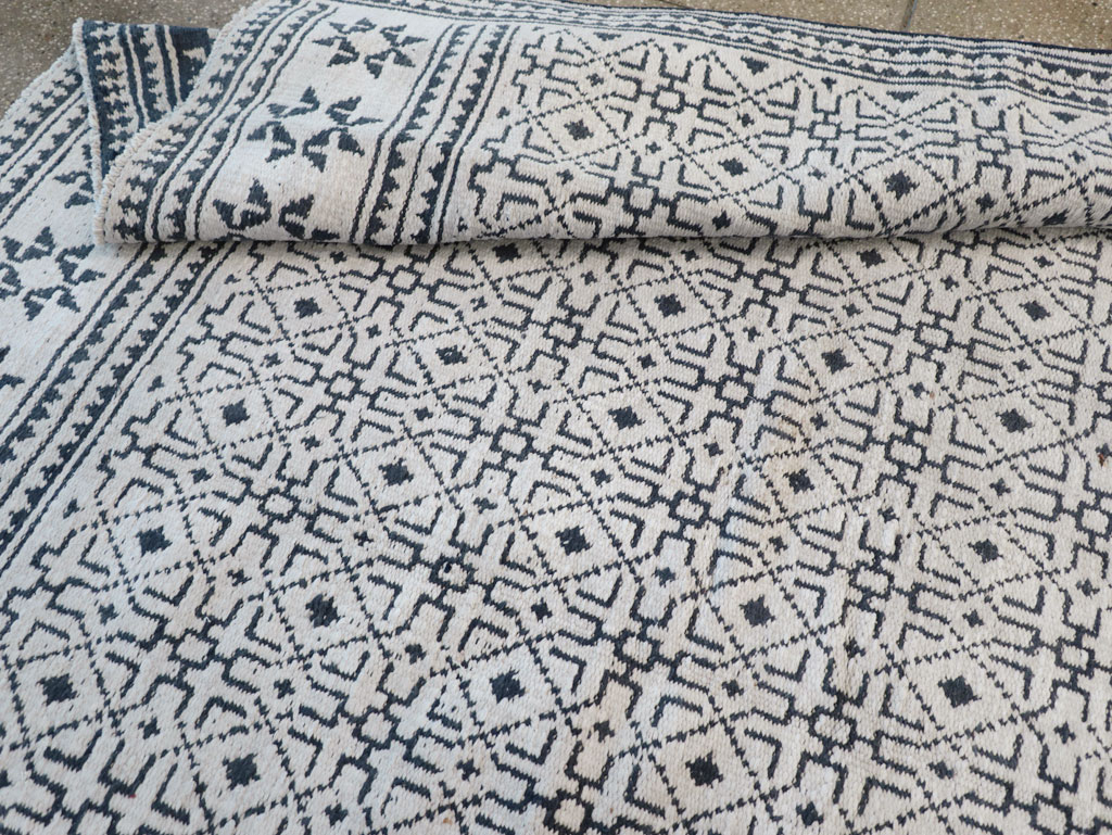 Vintage Persian Flatweave Long and Narrow Gallery Carpet, No.31557 - Gss